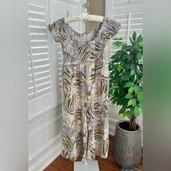 Patrons of Peace Pants - Patrons of Peace Tropical Floral Off-Shoulder Cropped Jumpsuit Size Medium